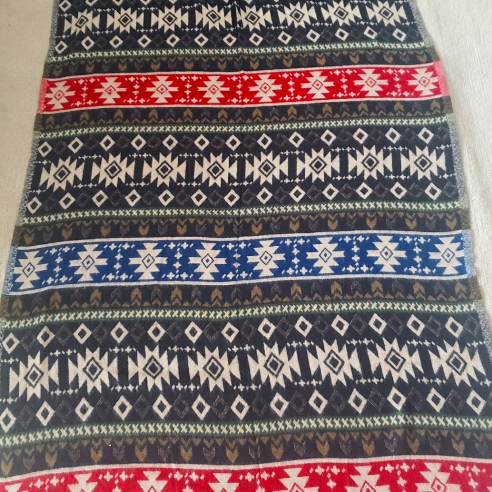 Handloom woollen blanket/shawl/scarf/throw